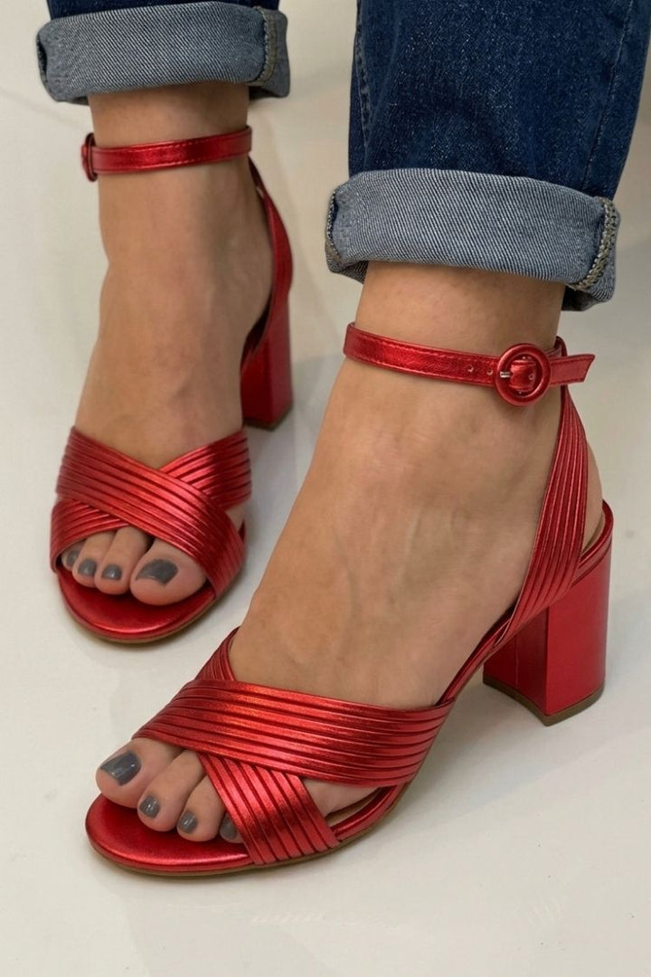 Alva – Sandaler med blockklack och remmar