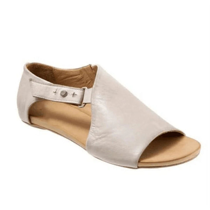 Ingrid – Platta sandaler med cut-out och spänne