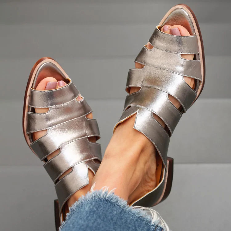 Elin – Slip-on sandal med cut-out detaljer