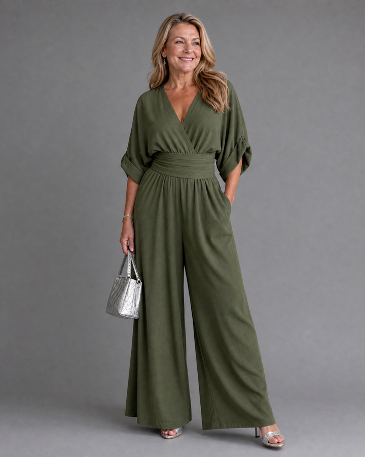 Ragnhild – Draperad overall med v-ringning och vida ben