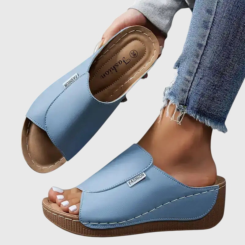 Josefin – Ortopediska kilklackade sandaler