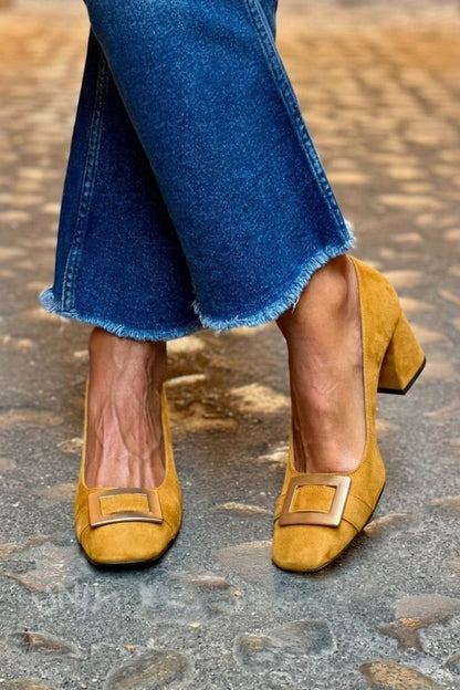 Monica – Pumps med fyrkantig tå och spänne