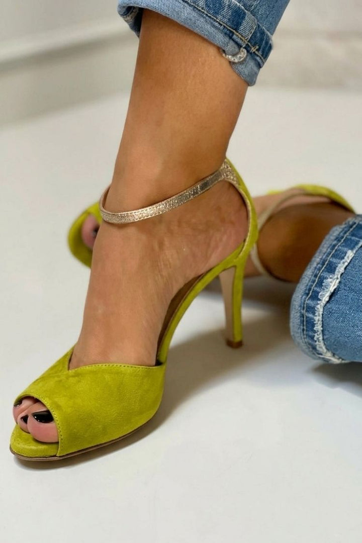 Maj – Högklackad sandal med peep toe