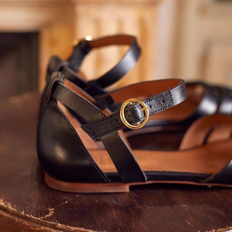 Camilla – Flätade sandaler med ankelbandsspänne