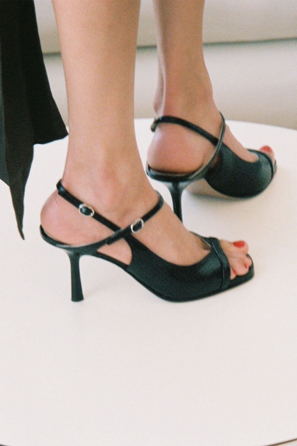 Greta – Slingback stilettklack med ormskinnsmönster
