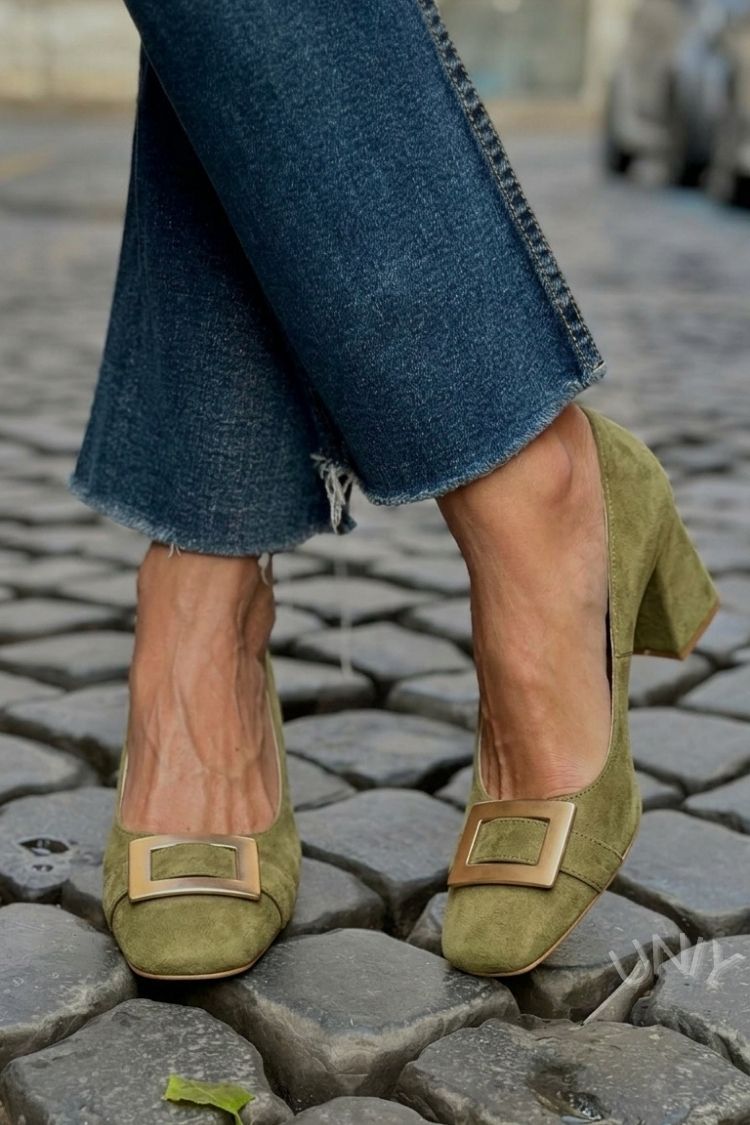 Monica – Pumps med fyrkantig tå och spänne