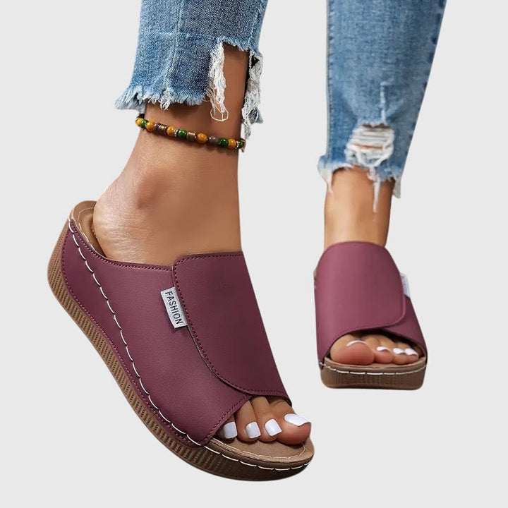 Josefin – Ortopediska kilklackade sandaler