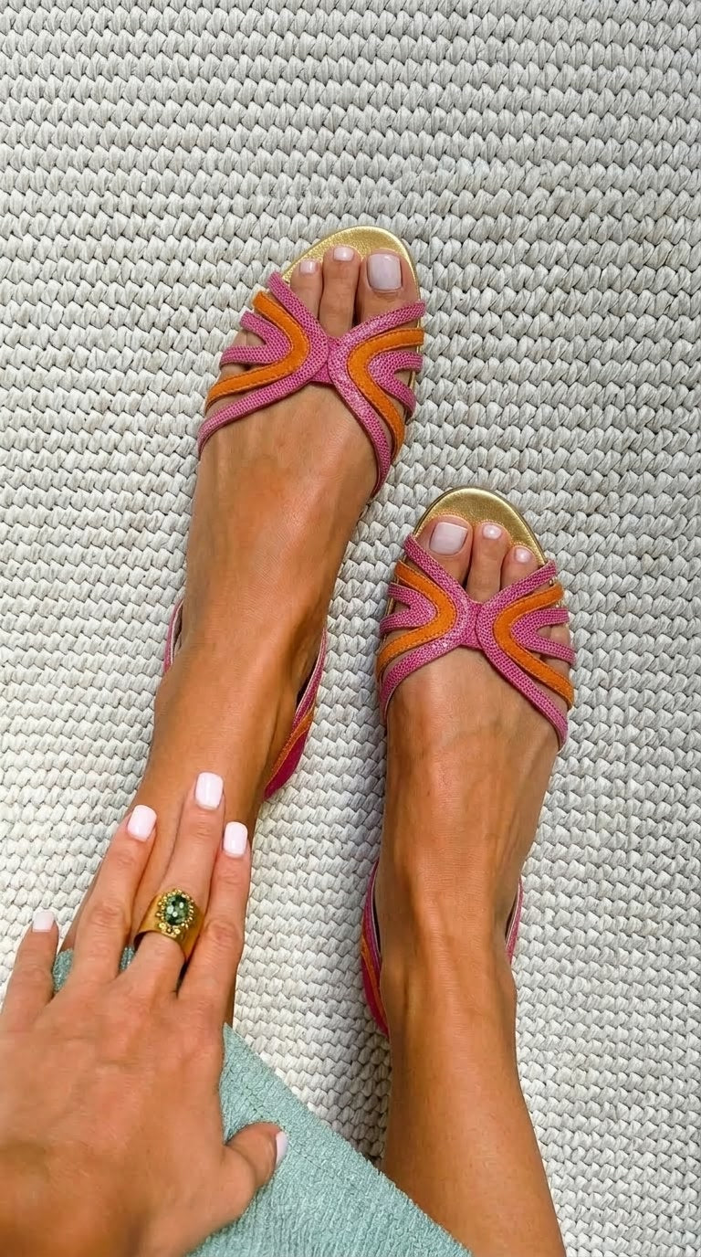 Cecilia – Platta sandaler med korslagda remmar