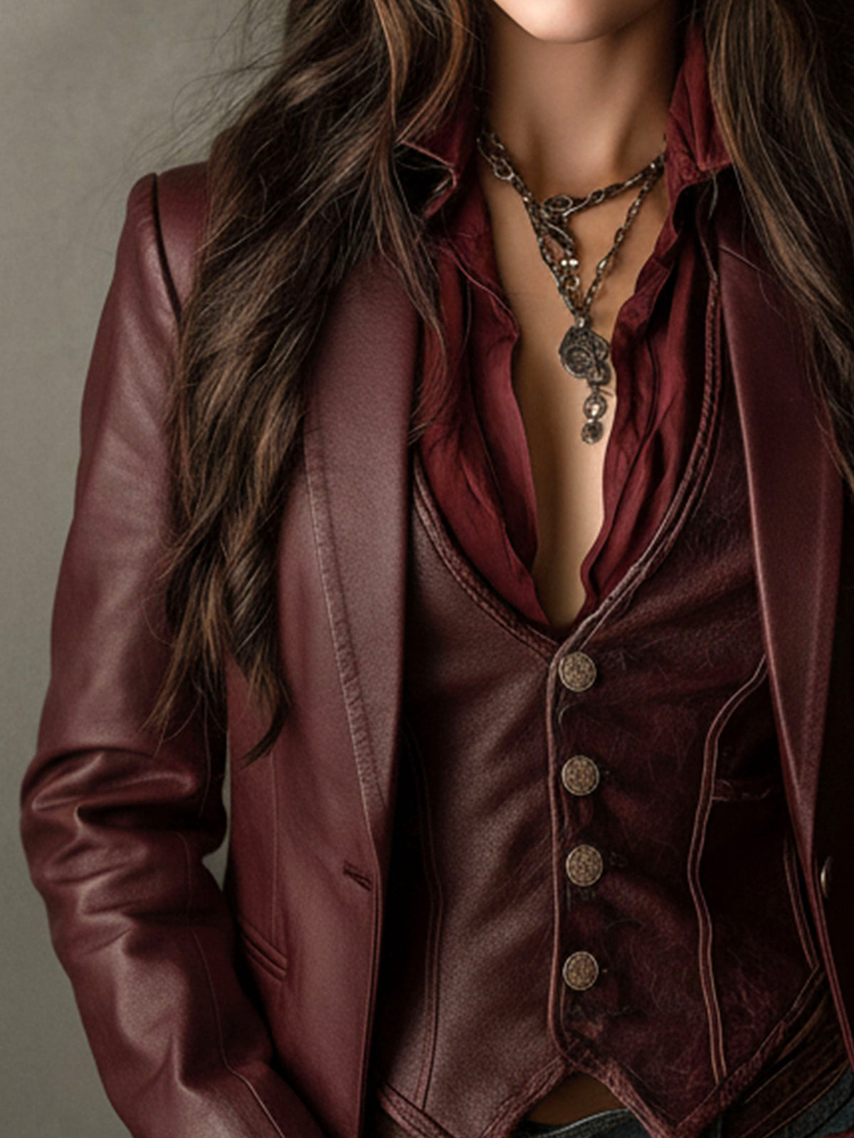 Paulina – Skinnliknande blazer med romantiska detaljer