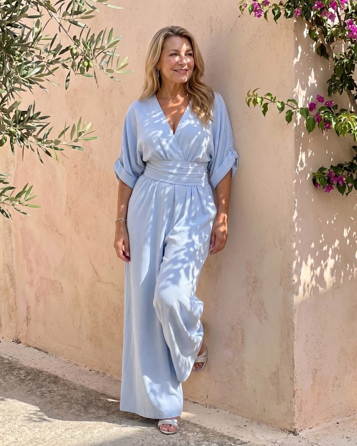 Ragnhild – Draperad overall med v-ringning och vida ben