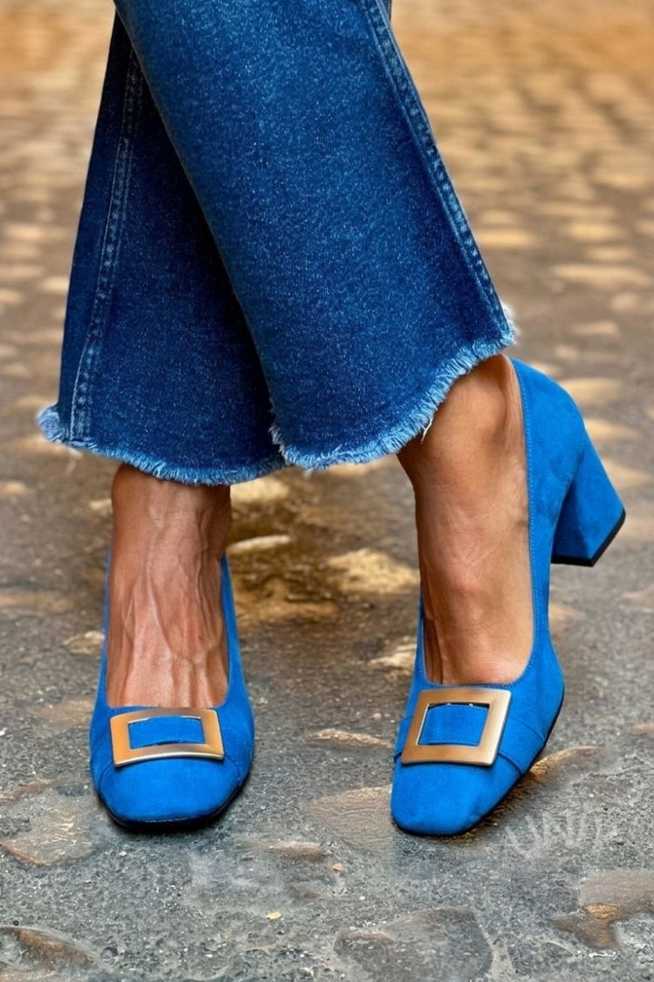 Monica – Pumps med fyrkantig tå och spänne