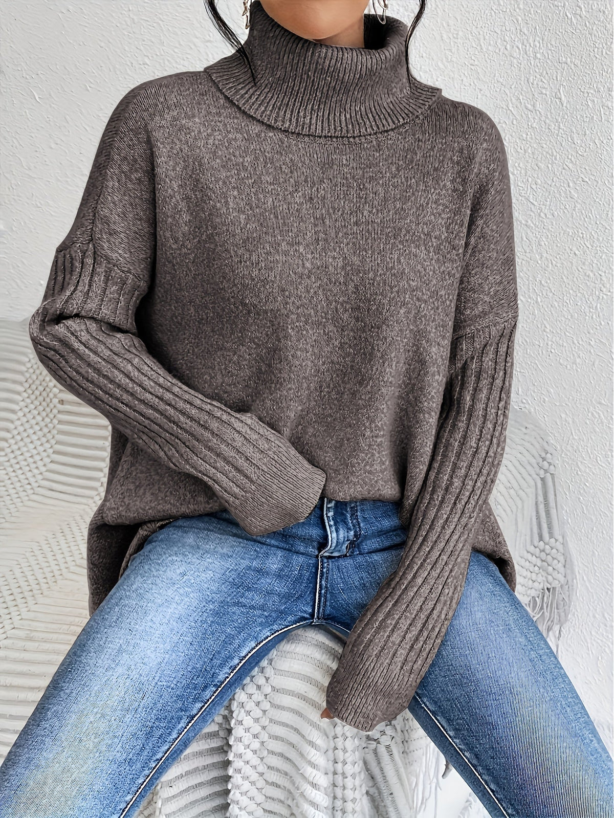 Elva – Oversized polotröja med asymmetrisk kant