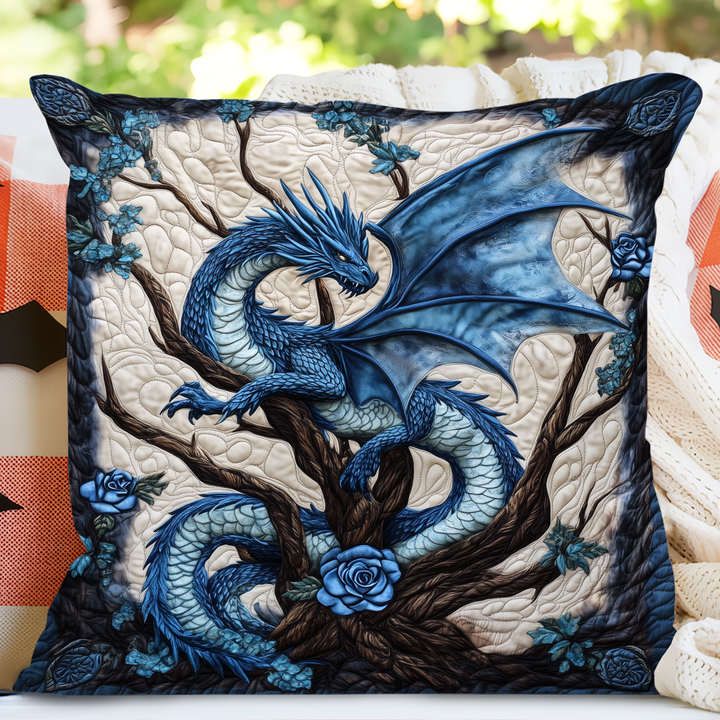Lena – Quiltad kudde med drakmotiv