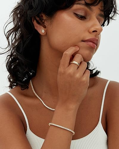 Gittan – Elegant klassiskt tennisarmband i guld
