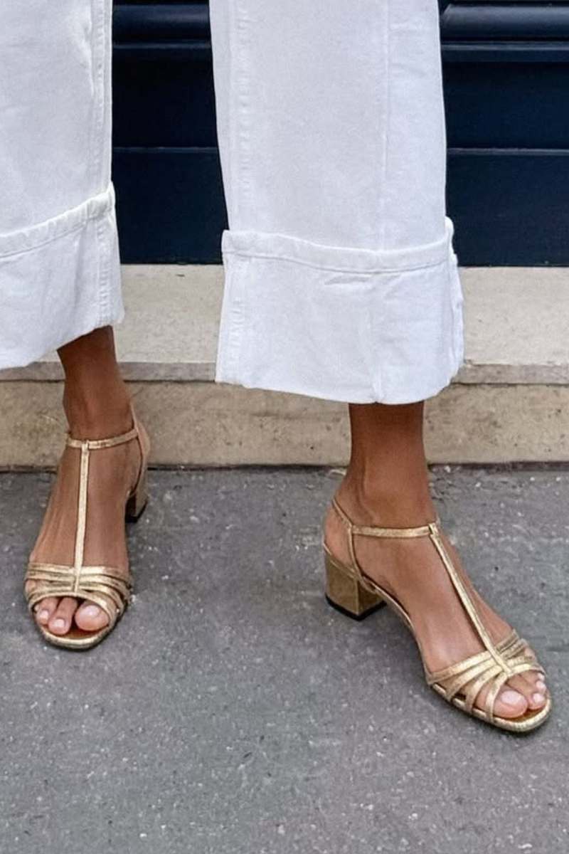 Berit – Sandaler med T-rem och blockklack