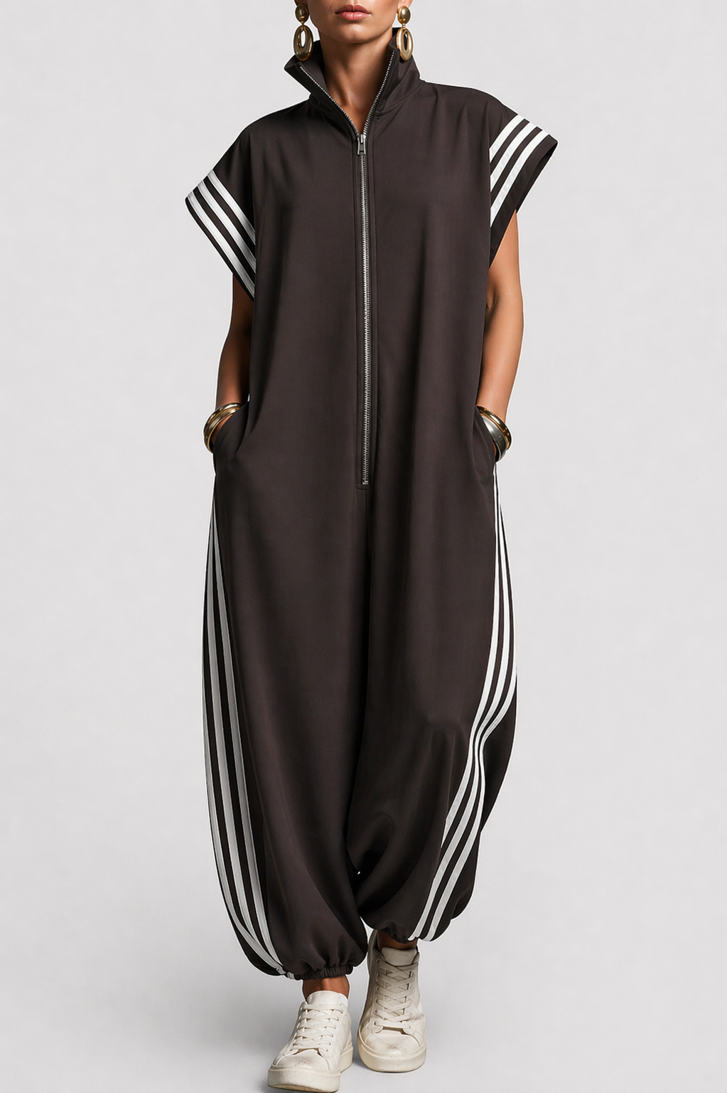 Linda – Ledig jumpsuit med dragkedja och ränder
