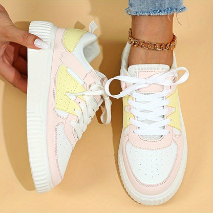 Lotta – Lättviktig sneaker med colorblock-design