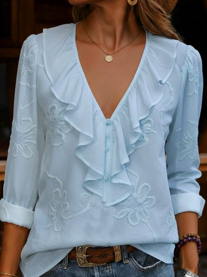 Gabriella – Broderad blus med volangdetaljer