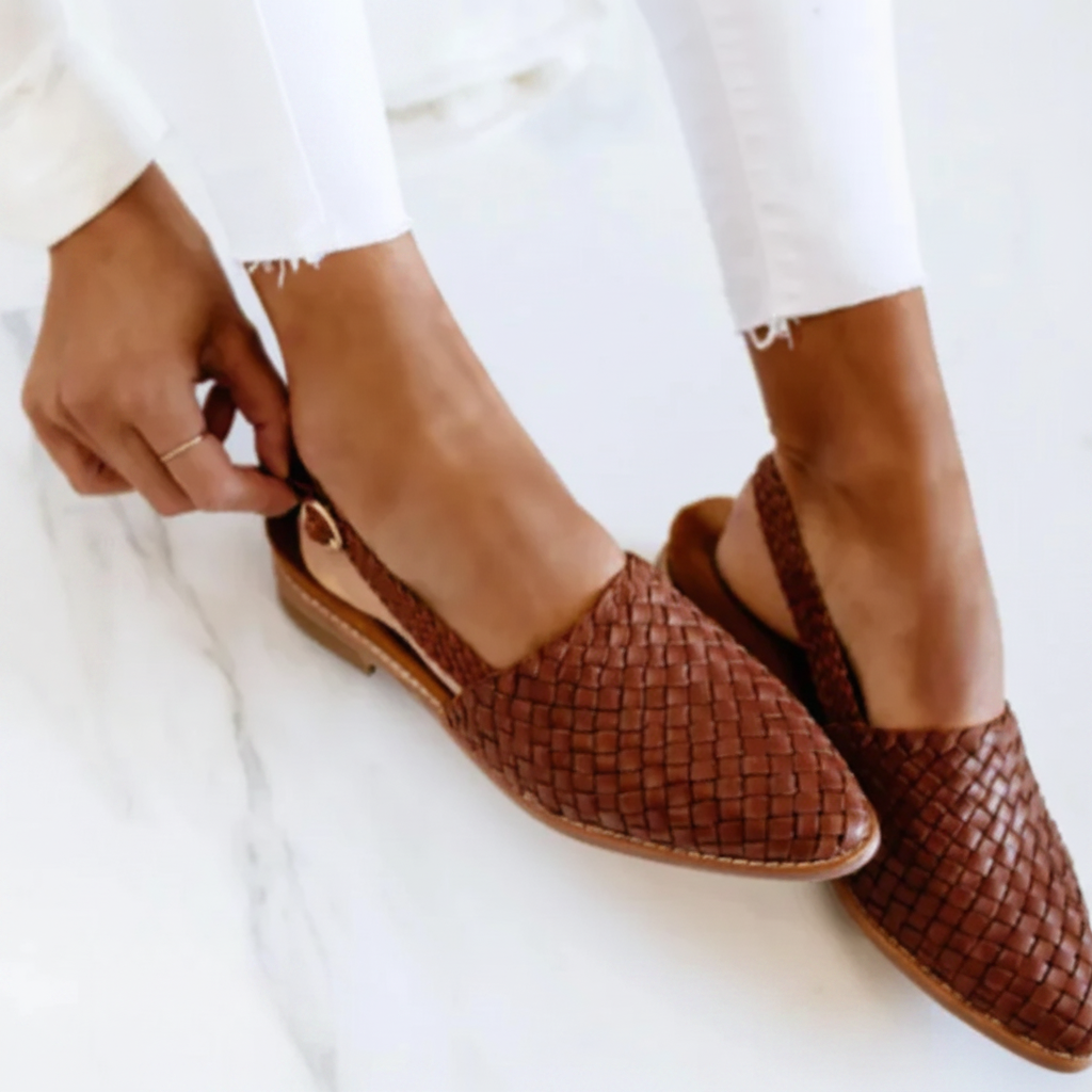 Disa – Flätad slingback-sandal i läder
