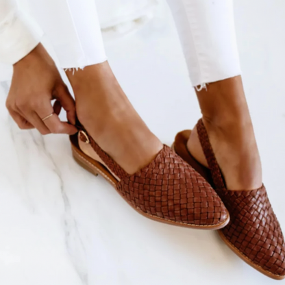 Disa – Flätad slingback-sandal i läder