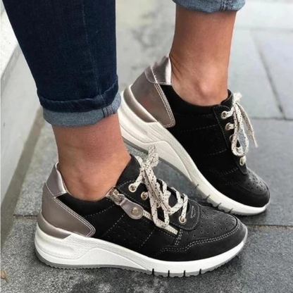 Mia – Snygga sneakers med kilklack