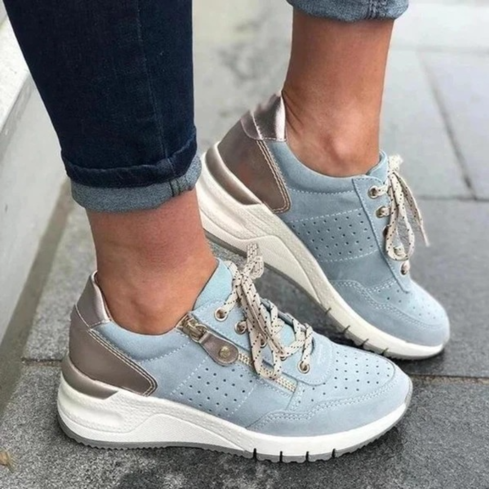 Mia – Snygga sneakers med kilklack