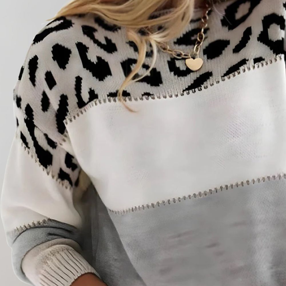Evelina – Stickad tröja med leopardmönster