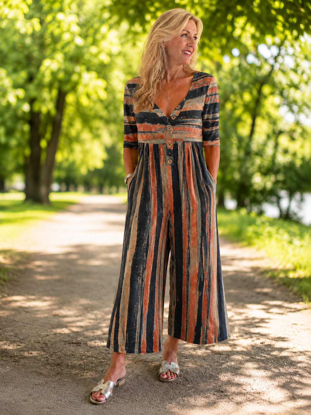Ingela – Jumpsuit med vida ben och bladmönster