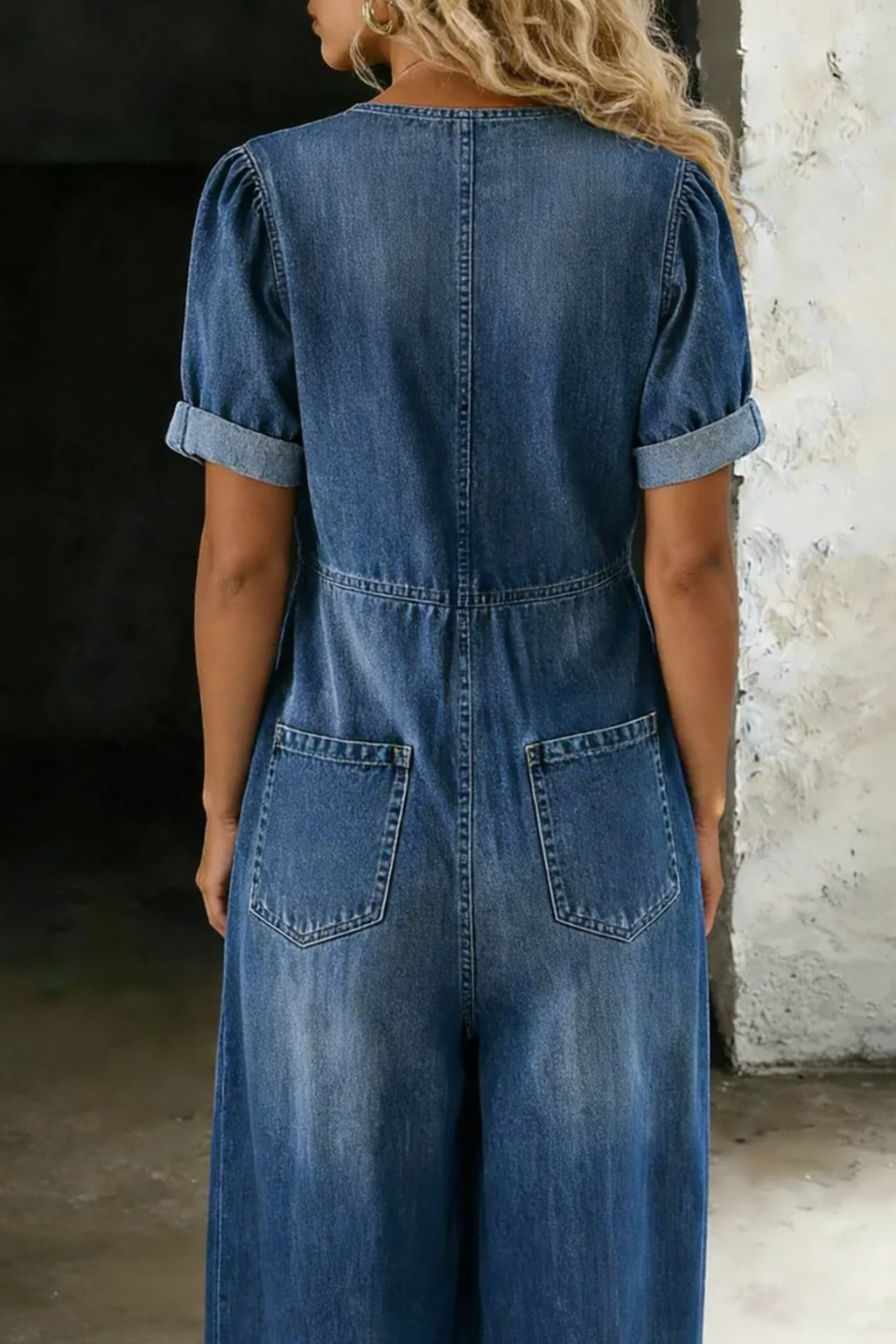Nikolina – Avslappnad denim-jumpsuit med vida ben