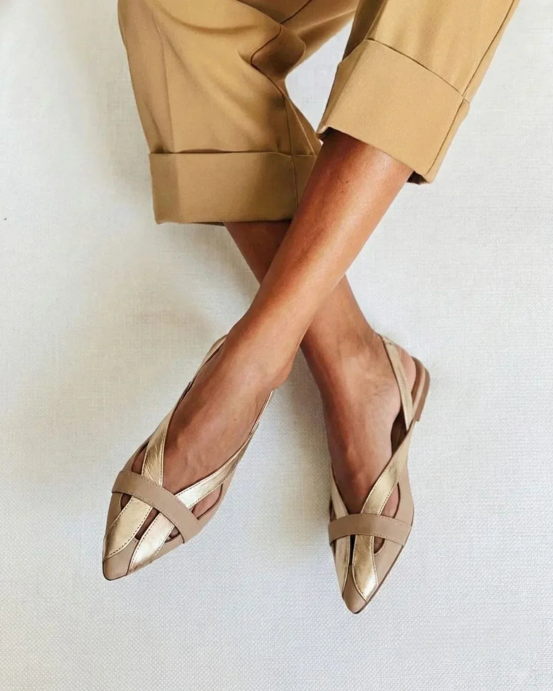 Hanna – Spetsig slingback-balerinna med cutout-detaljer