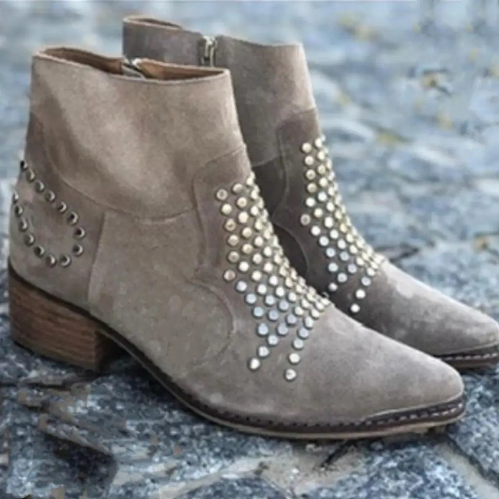 Eva – Ankelboot med nitar