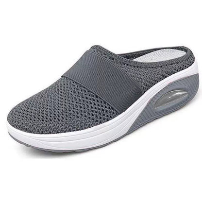 Linn – Luftiga slip-on mulor med stötdämpning