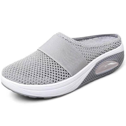 Linn – Luftiga slip-on mulor med stötdämpning