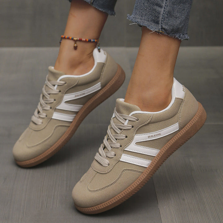 Ida – Retroinspirerade sneakers med snörning