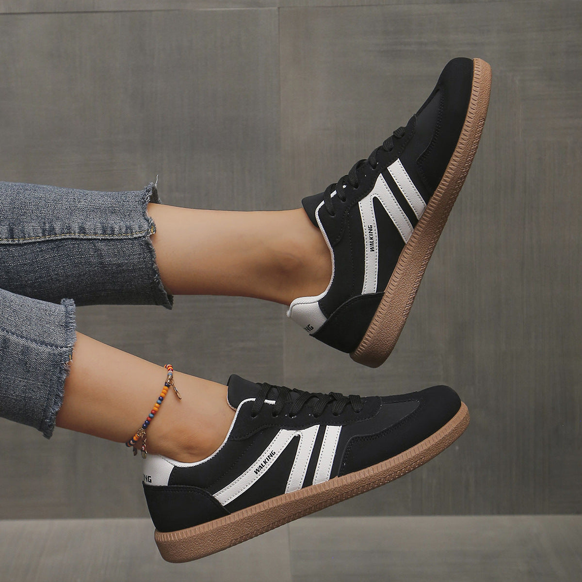 Ida – Retroinspirerade sneakers med snörning