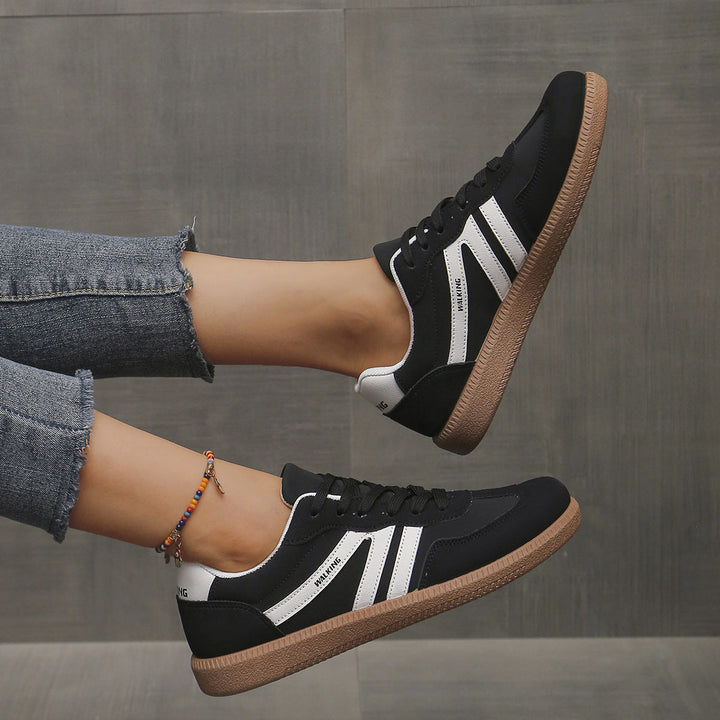Ida – Retroinspirerade sneakers med snörning