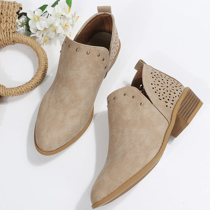 Johanna – Låg perforerad ankelboot i beige