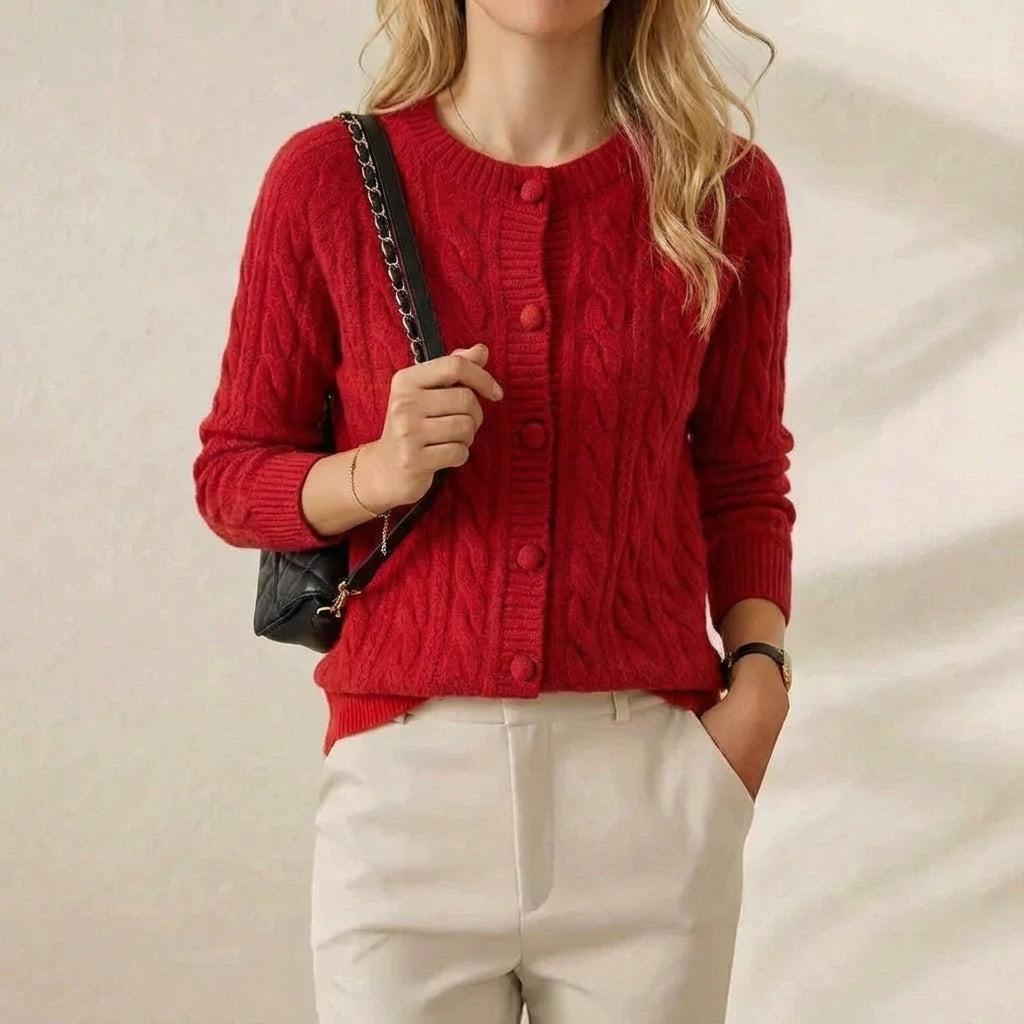 Alice – Kabelstickad kofta med rund hals