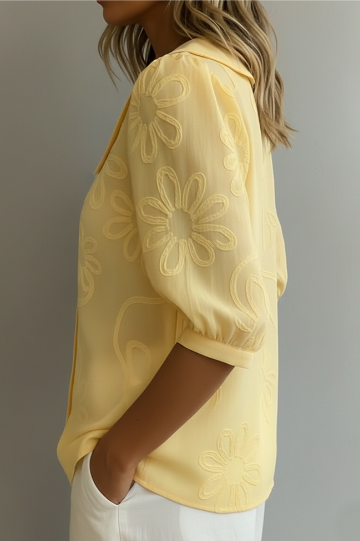 Disa – Blus med broderade blommor