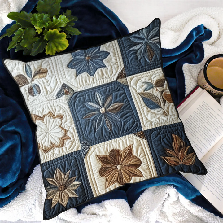 Sara – Quiltad kudde med botaniskt mönster