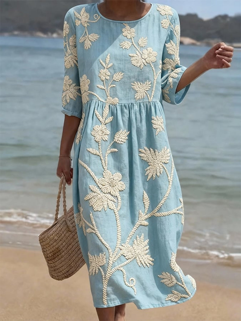 Klara – Midiklänning med broderade blommor