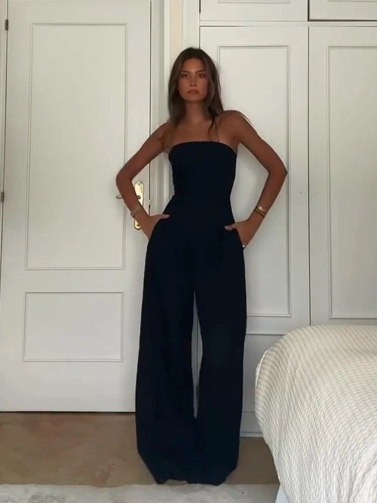 Elisabet – Axelbandsfri jumpsuit med vida ben