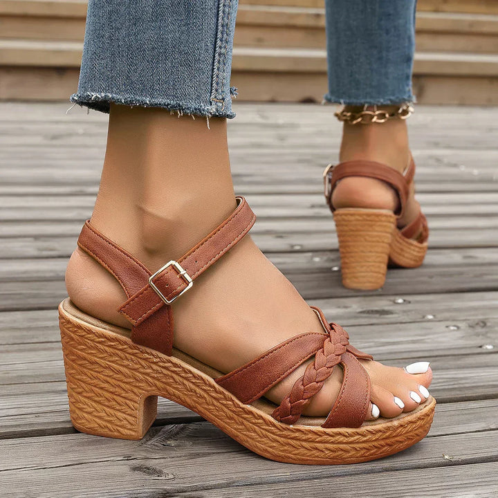 Gudrun – Ortopediska sandaler med blockklack