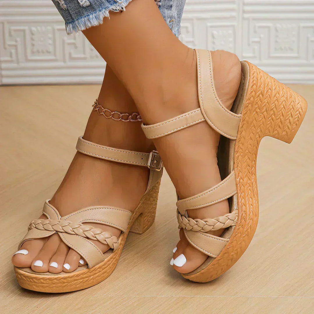 Gudrun – Ortopediska sandaler med blockklack