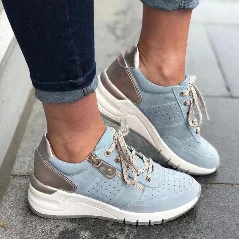 Molly – Sneakers med kilklack och snörning