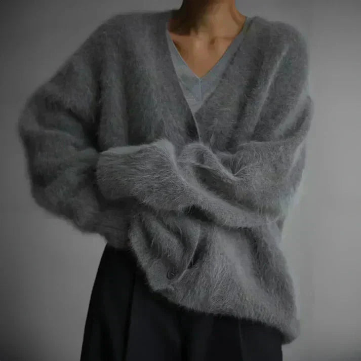 Alfhild – Mjuk oversized kofta med V-ringning