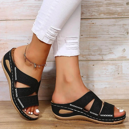 Marta – Ortopediska slip in-sandaler med kilklack