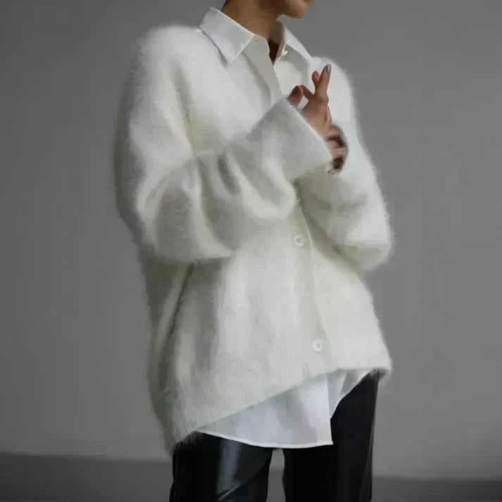 Alfhild – Mjuk oversized kofta med V-ringning