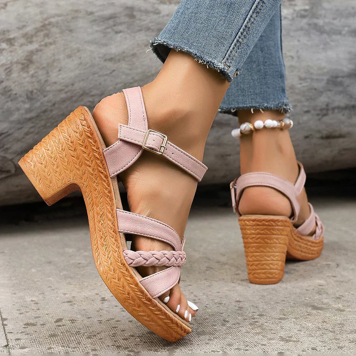 Gudrun – Ortopediska sandaler med blockklack