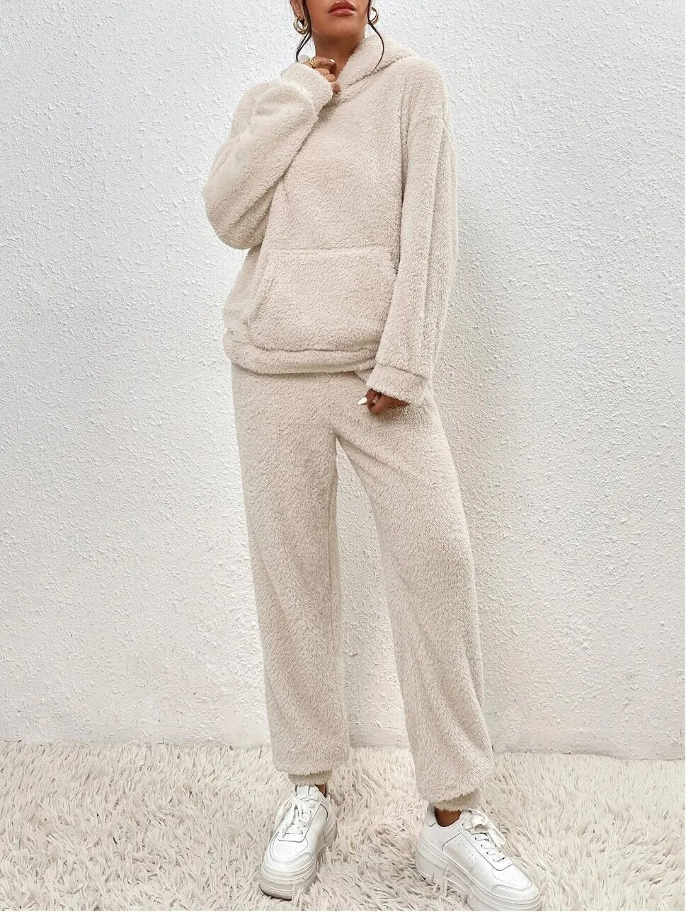 Elida – Mjukt teddy-set med huvtröja och byxor
